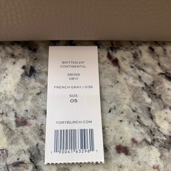 NWT Authentic Tory Burch Britten Gray Wallet - Picture 2 of 8